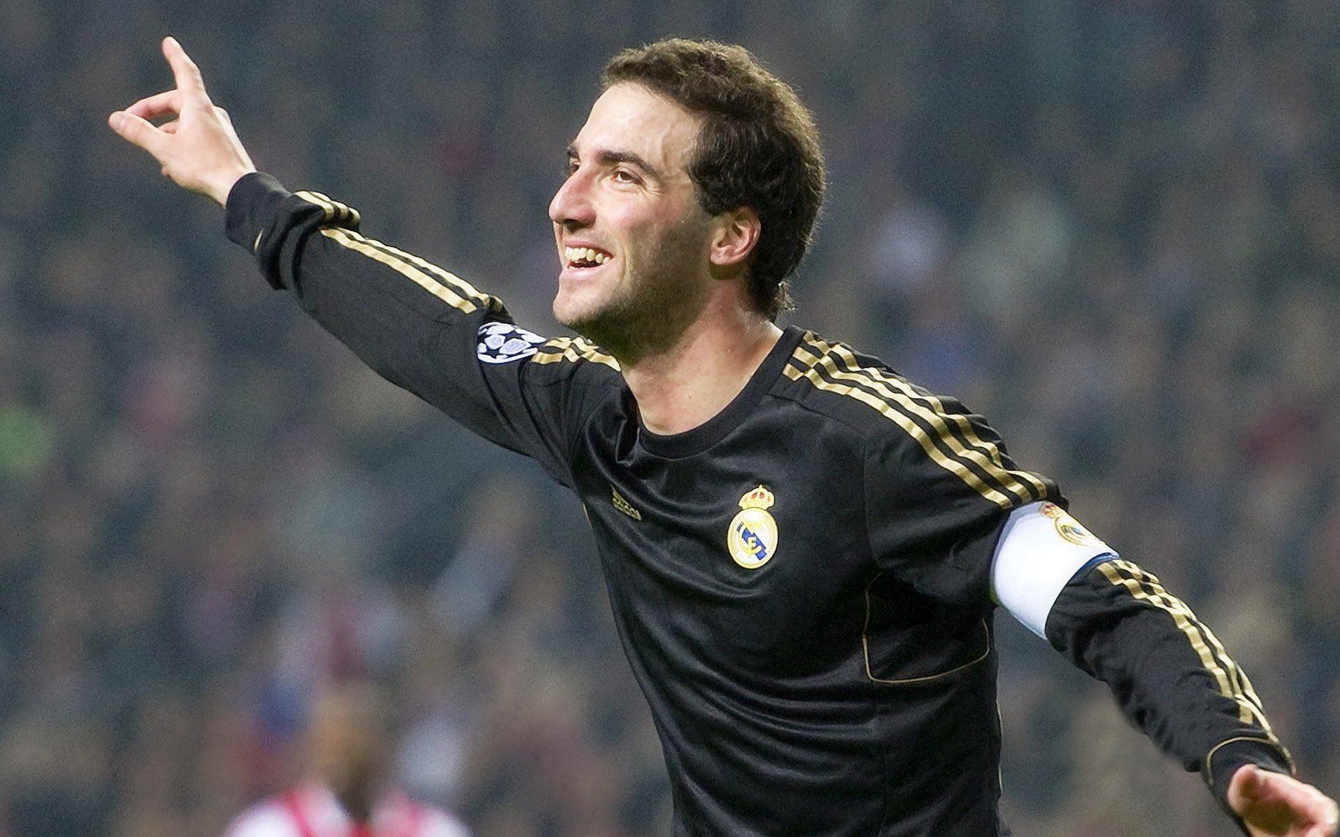 九游jiuyou-英超裁判争议事件频发，影响联赛稳定，英超裁判年龄限制